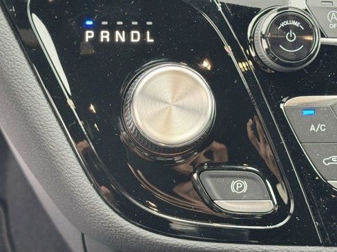 New 2026 Chrysler Pacifica Select image 21