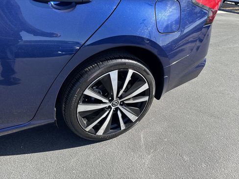 Used 2021 Nissan Altima 2.5 SR w/ SR Premium Package image 12