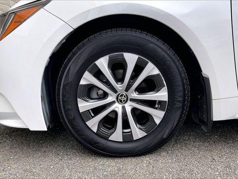 Used 2022 Toyota Corolla LE image 8