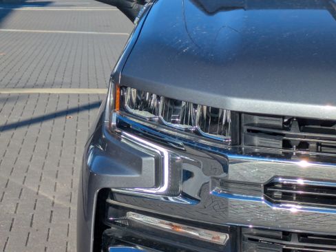 Used 2021 Chevrolet Silverado 1500 LT image 11