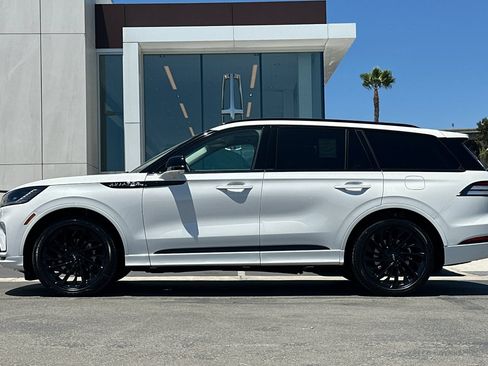 New 2026 Lincoln Aviator Reserve AWD/4WD image 6