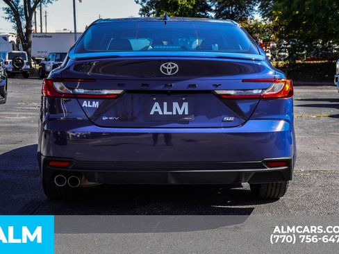 Used 2025 Toyota Camry SE image 13