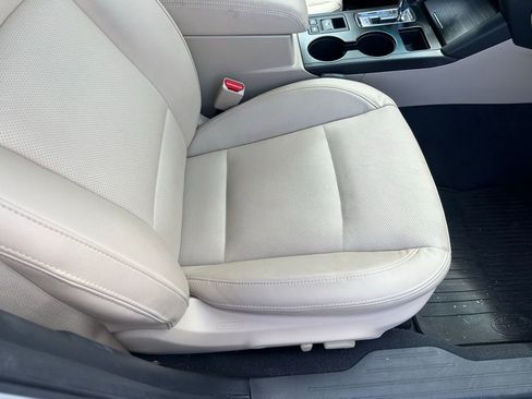 Used 2016 Subaru Outback 2.5i Limited image 18