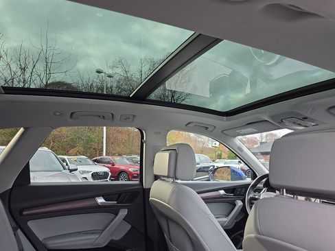 Used 2021 Audi Q5 e Premium Plus w/ Premium Plus Package image 36