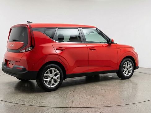 Used 2025 Kia Soul LX w/ LX Technology Package image 9