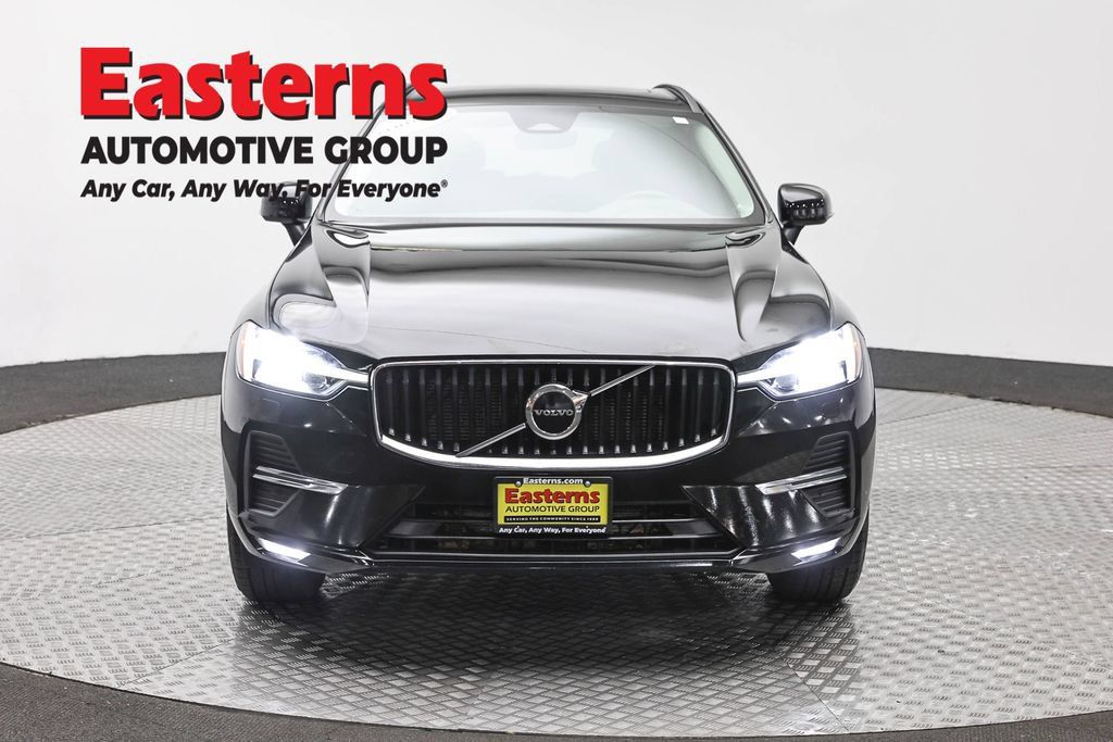 Used 2023 Volvo XC60 B5 Core FWD image 4