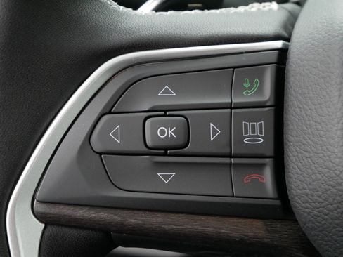 New 2025 Jeep Grand Cherokee Limited w/ Luxury Tech Group II image 15