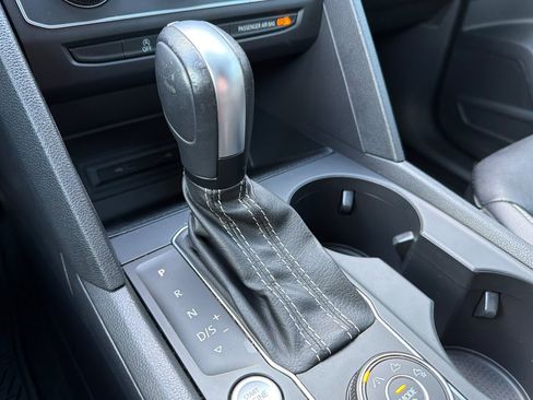 Used 2021 Volkswagen Atlas SE image 19