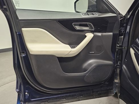 Used 2020 Jaguar F-PACE R-Sport image 18