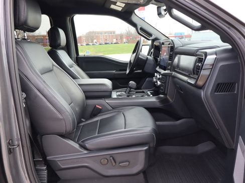 Used 2025 Ford F150 Lariat image 13
