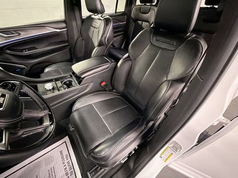 Used 2023 Jeep Grand Cherokee Overland w/ Adv Protech Group III RWD image 20