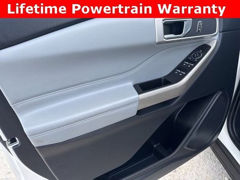 Used 2022 Ford Explorer XLT w/ Equipment Group 202A image 13