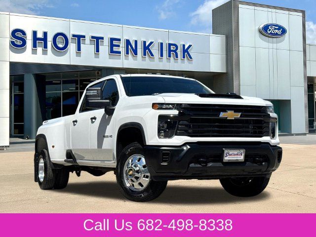 Used 2026 Chevrolet Silverado 3500 W/T AWD/4WD image 1