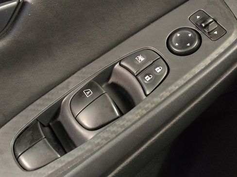 Used 2025 Nissan Sentra S image 27