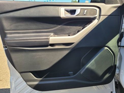 Certified 2022 Ford Explorer XLT image 16