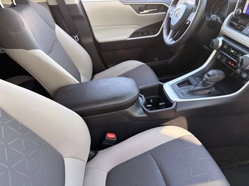 Used 2024 Toyota RAV4 XLE w/ Convenience Package FWD image 12