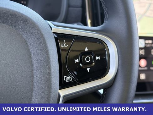 Certified 2025 Volvo XC90 B6 Plus image 19