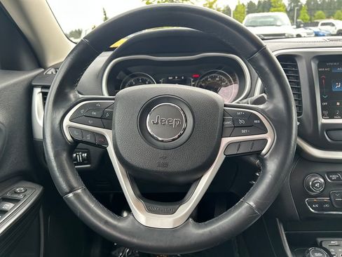 Used 2014 Jeep Cherokee Latitude w/ Trailer Tow Group AWD/4WD image 19