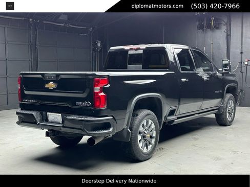 Used 2022 Chevrolet Silverado 2500 High Country w/ Z71 Off-Road Package image 6