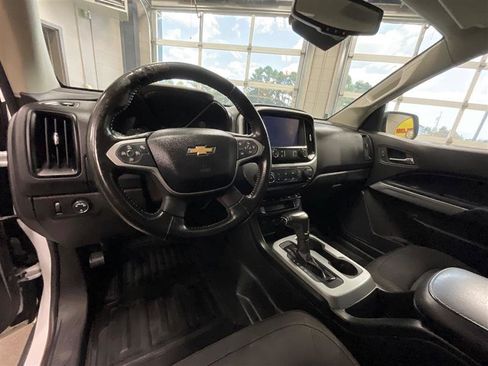 Used 2020 Chevrolet Colorado LT w/ Safety Package image 13