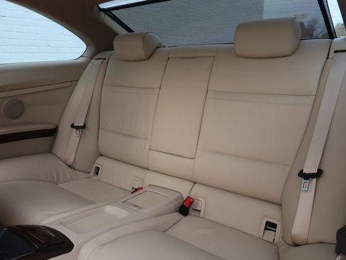 Used 2011 BMW 328i Coupe w/ Premium Pkg image 30