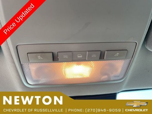 Used 2022 Chevrolet Trax LT AWD/4WD image 23