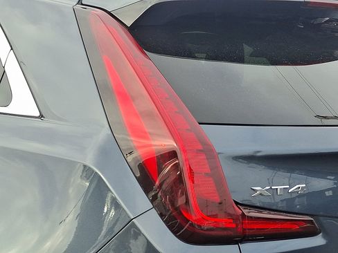 Used 2021 Cadillac XT4 Luxury w/ Cold Weather Package image 11