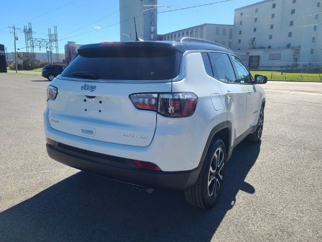 Used 2022 Jeep Compass Limited AWD/4WD image 7