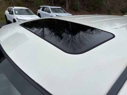 Used 2015 Honda Odyssey Touring Elite image 12