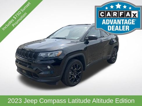 Used 2023 Jeep Compass Latitude AWD/4WD image 1