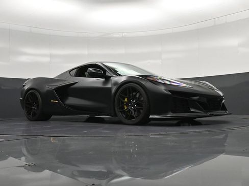 Used 2025 Chevrolet Corvette Z06 RWD image 30