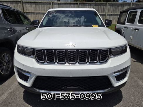 Used 2022 Jeep Grand Cherokee Limited AWD/4WD image 2