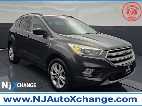 Used 2017 Ford Escape SE w/ SE Leather Comfort Package AWD/4WD image 1