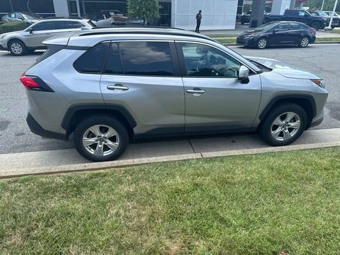 Used 2020 Toyota RAV4 XLE AWD/4WD image 8