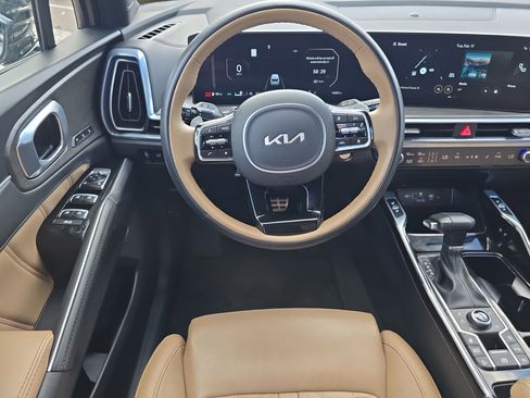 Used 2025 Kia Sorento SX Prestige w/ Olive Brown Leather Package image 14