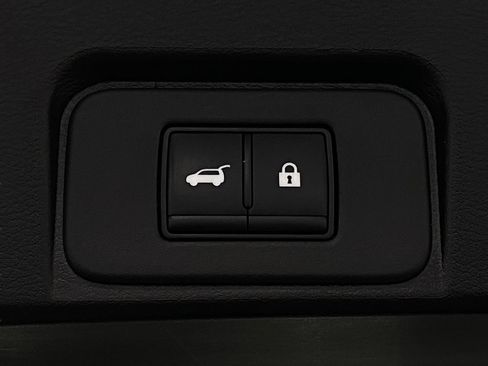 Used 2025 Nissan Rogue SV image 6