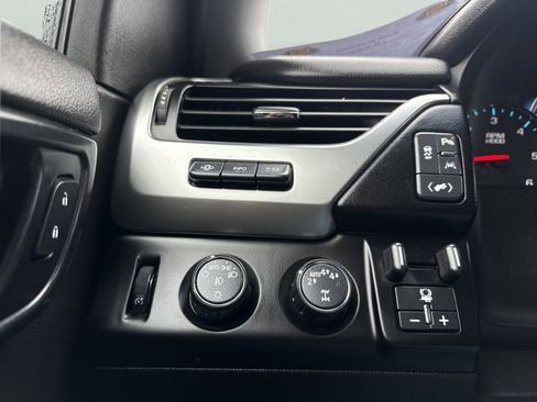 Used 2018 Chevrolet Tahoe Premier image 31