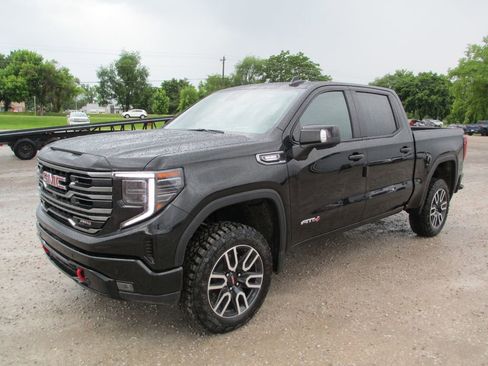 New 2026 GMC Sierra 1500 AT4 w/ AT4 Premium Package AWD/4WD image 10