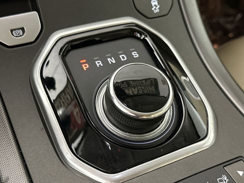 Used 2019 Land Rover Range Rover Evoque SE AWD/4WD image 20