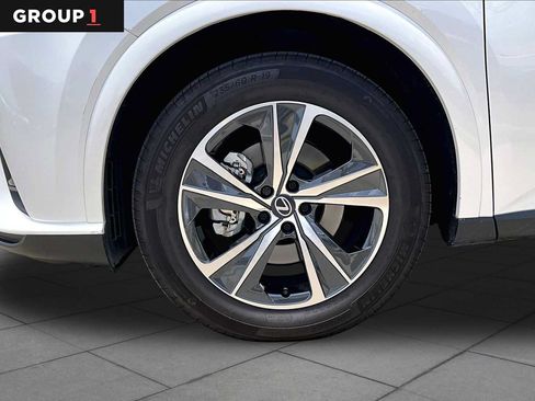 Used 2026 Lexus RX 350 Premium w/ Convenience Package FWD image 9