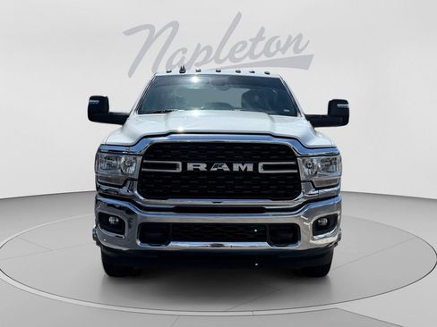 Used 2024 RAM 3500 Big Horn AWD/4WD image 2