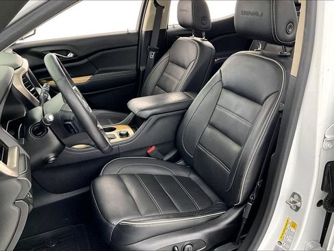 Used 2017 GMC Acadia Denali w/ Technology Package AWD/4WD image 31