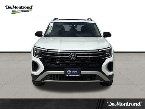 Used 2025 Volkswagen Atlas Peak Edition SE image 2