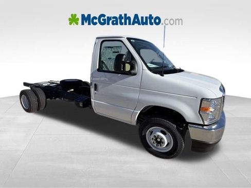 New 2026 Ford E-450 and Econoline 450 Super Duty w/ Ambulance Prep Package RWD image 6