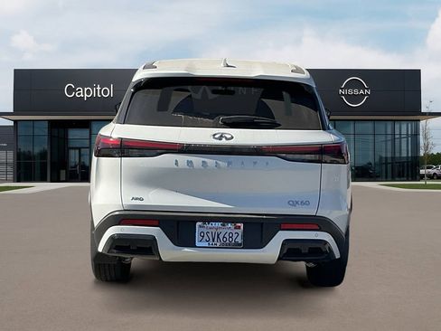 Used 2025 INFINITI QX60 Pure image 7