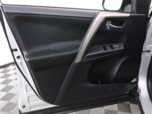 Used 2014 Toyota RAV4 XLE AWD/4WD image 22