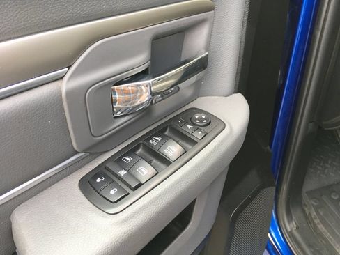 Used 2019 RAM 1500 Classic SLT w/ SLT Plus D←cor Group AWD/4WD image 21