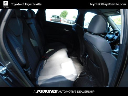 Used 2023 Hyundai Santa Fe SE AWD/4WD image 5