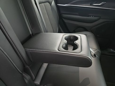 New 2026 Jeep Grand Cherokee Altitude AWD/4WD image 85