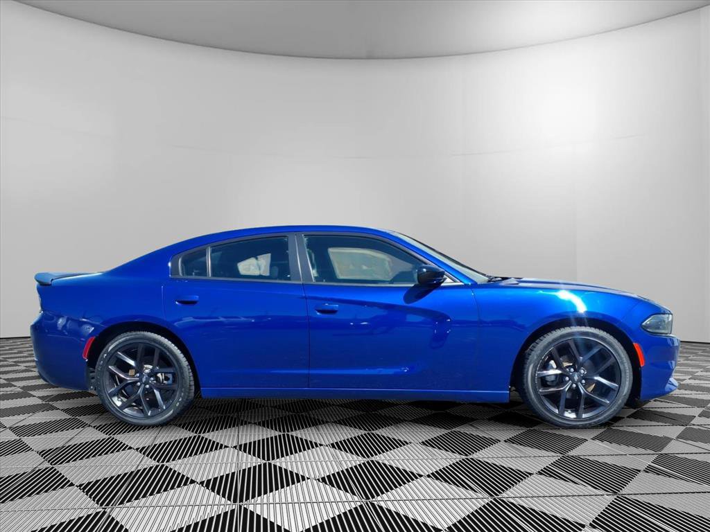 Used 2022 Dodge Charger SXT w/ Blacktop Package RWD image 31